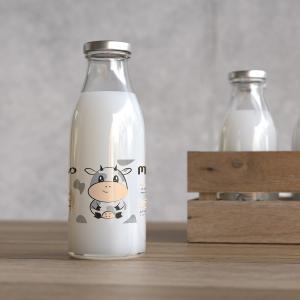 طراحی لیبل بطری شیر مزرعه